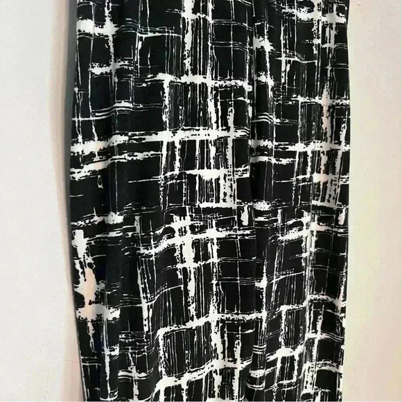 Gold Medal International Blk & Wht Pattern Leggings, Size S, EUC - Picture 2 of 5